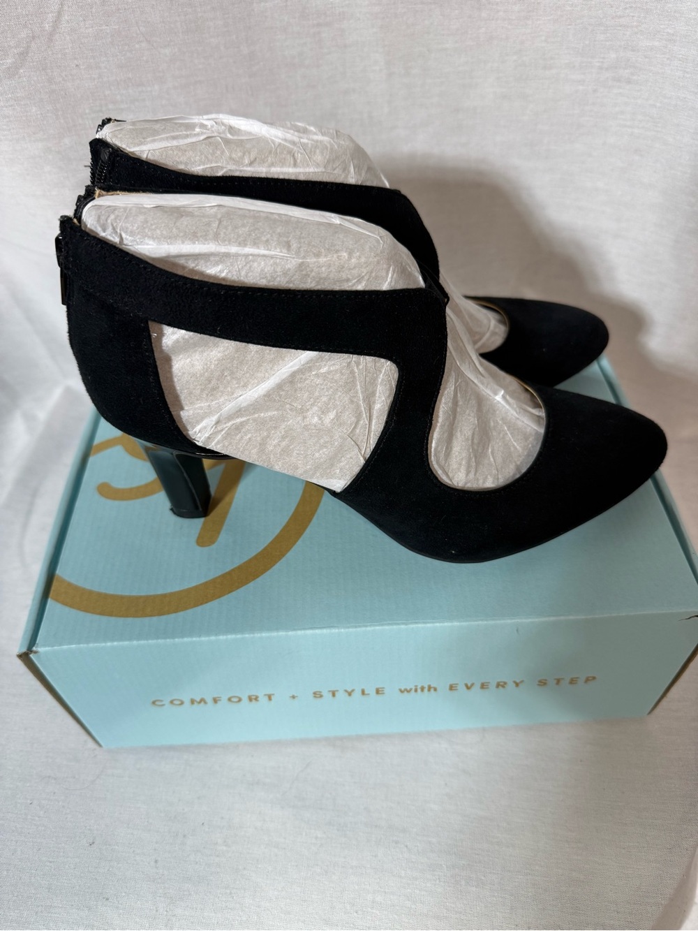 Life Stride Black Suede T-Strap Pointed Heel Size 8